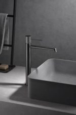 Grifo monomando lavabo caño alto black gun metal LINE Imex - Imagen 2